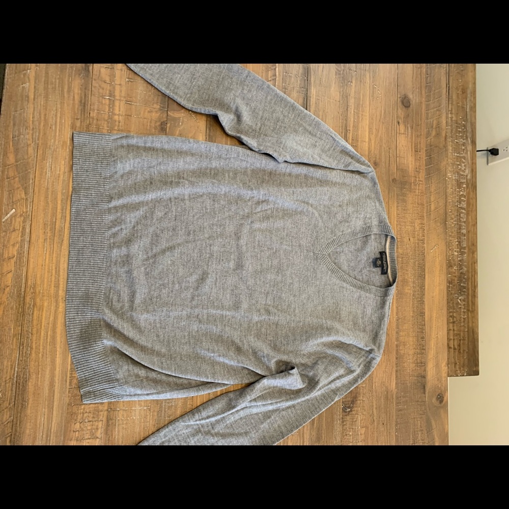Banana republic men’s V-neck sweater XL